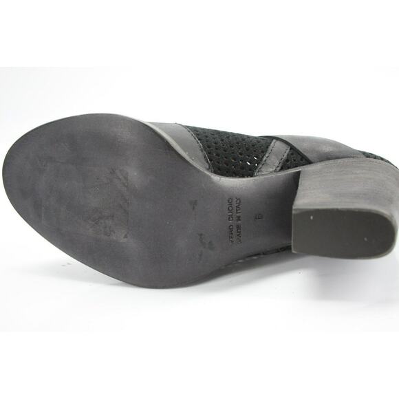 Aquatalia by Mravin K Fawn Black Mesh Suede Ankle Boots size 6 Heel Toe - Picture 9 of 11